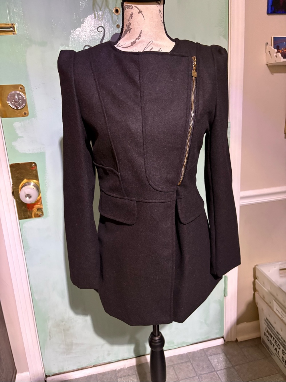 L Yuyifan Black Asymmetrical Zip Coat with Structured Shoulders Blazer Style